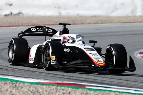 F2: Noel León leads first day of testing in Barcelona; Câmara in the top 10