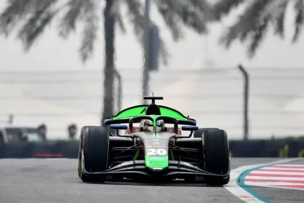 F2: Durksen wins feature race in Abu Dhabi. Invicta is the teams' champion.