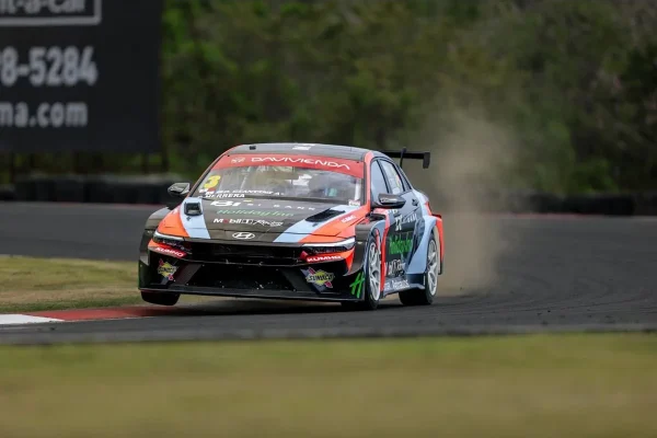 Ciantini gained experience in TCR Panamá before his debut in TCR South America
