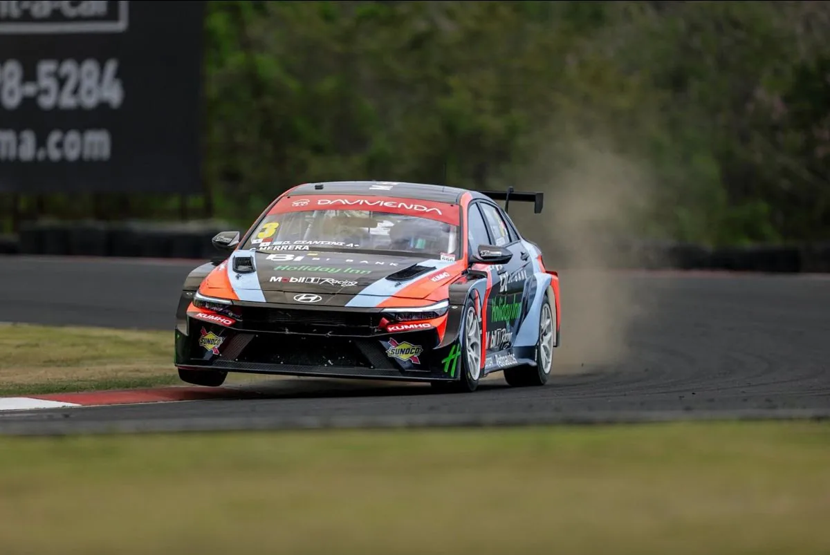 Ciantini gained experience in TCR Panamá before his debut in TCR South America