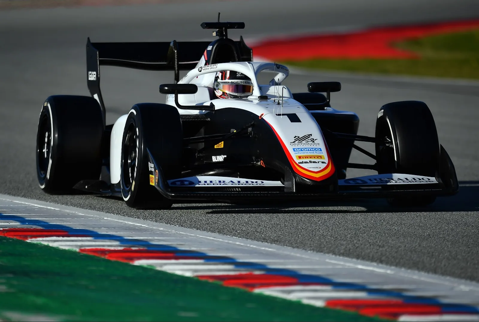 F3: Nael finishes tests on top and Brazilians stand out