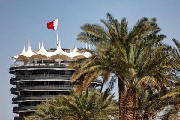 Missiles in F1's “backyard”: Iran attacks Abu Dhabi and Bahrain after US action and raises alarm
