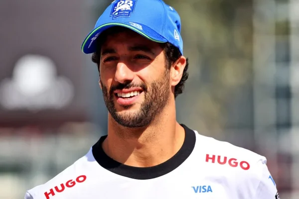 F1: Earnhardt Jr hopes to see Ricciardo racing in NASCAR