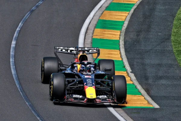 F1: Verstappen compares midfield battle to “Mario Kart”