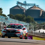 TCR: Nelson Piquet Jr. secures pole position in Cascavel