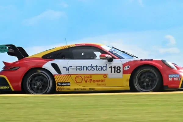 Comparatto finishes eighth in the first Porsche Carrera Cup race at Velocitta