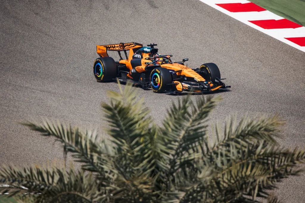 Oscar Piastri (AUS) McLaren F1 Team MCL40.