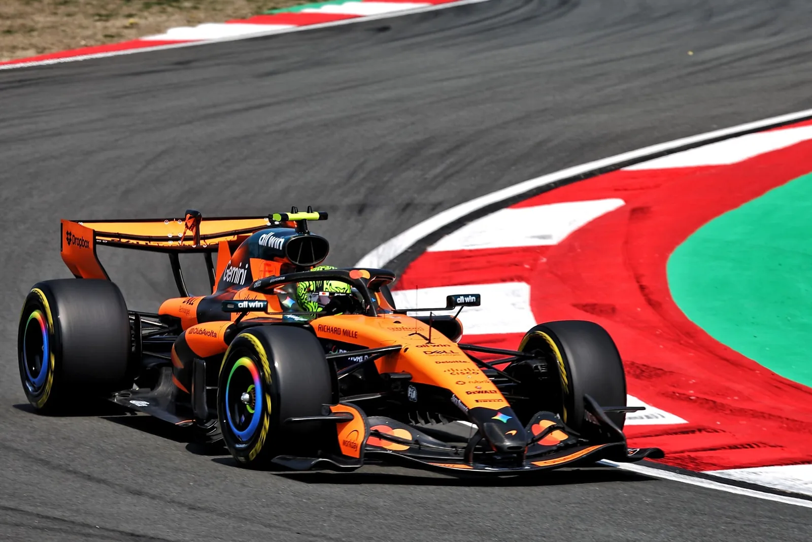 F1: Norris sees McLaren out of the fight for podiums at the start of 2026