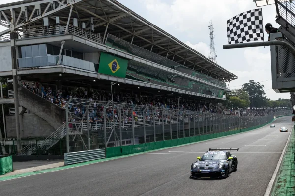 Porsche Cup: Vivacqua holds off Paludo and secures victory in race 2 at Velocitta