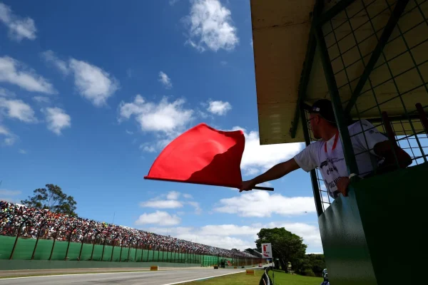 F1: Japanese GP start delayed after accident in Suzuka