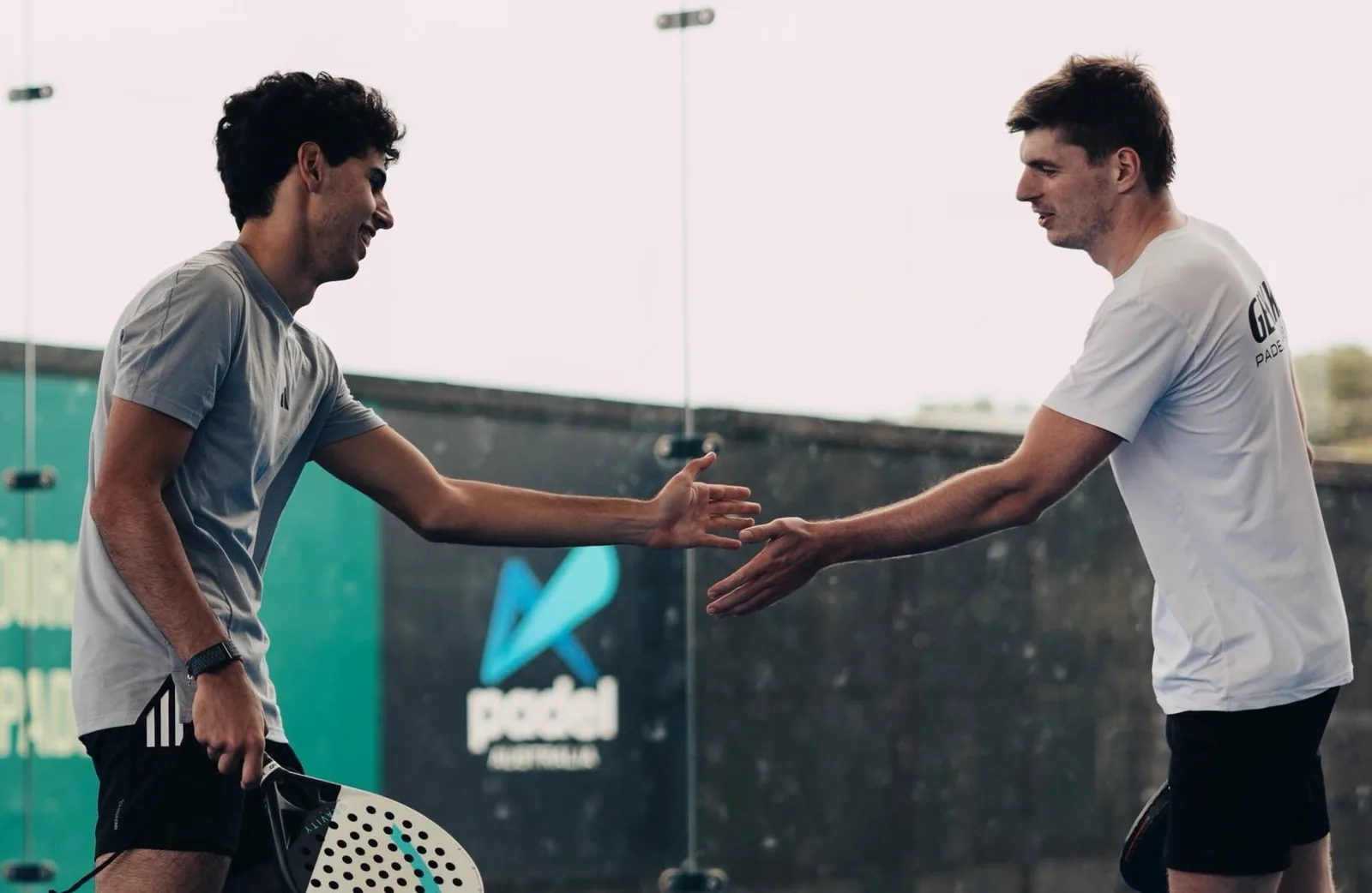 F1: Verstappen plays padel with Bortoleto before the start of the Australian GP
