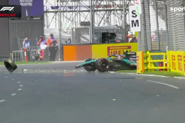 F1: Antonelli suffers heavy crash at the end of FP3 for the Australian GP