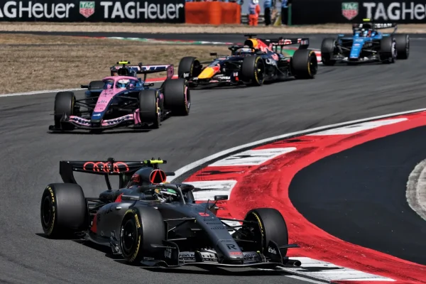 F1: Bortoleto goes off track at the last corner of Q2 and starts 16th in the Chinese GP