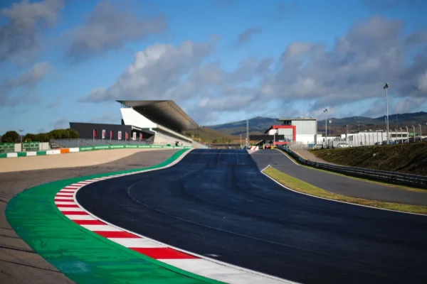 F1: Middle East GPs should not be replaced by races in Europe