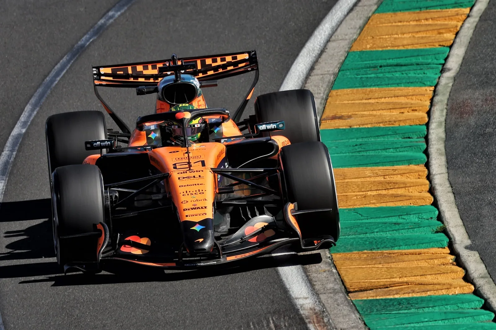 F1: Piastri leads Australian GP FP2 with top 3 dominated by Mercedes