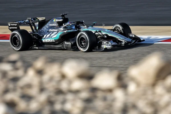 F1: Palmer sees Mercedes as favorite, but highlights reliability concern