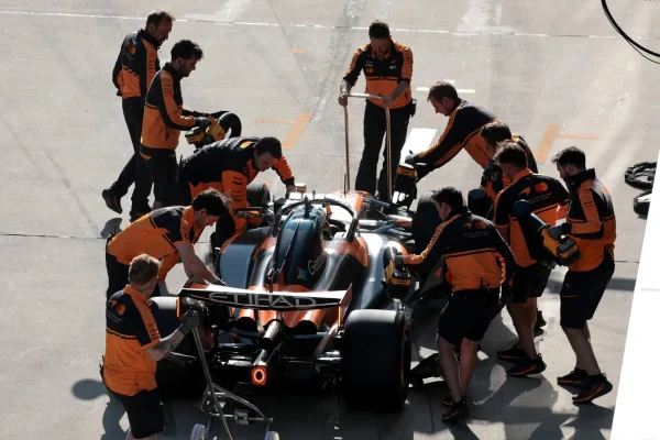 F1: McLaren still seeks to understand Mercedes power unit