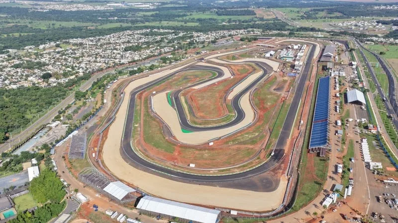 Caiado inspects final adjustments at the Goiânia autodrome for MotoGP