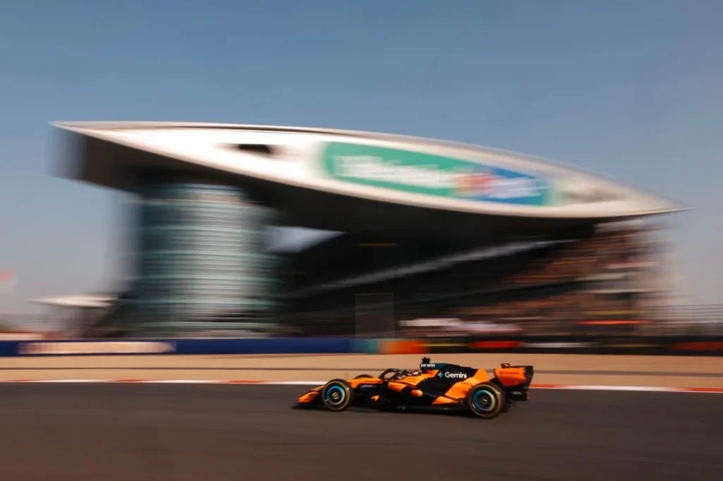 F1: McLaren explains double retirement before the start in China