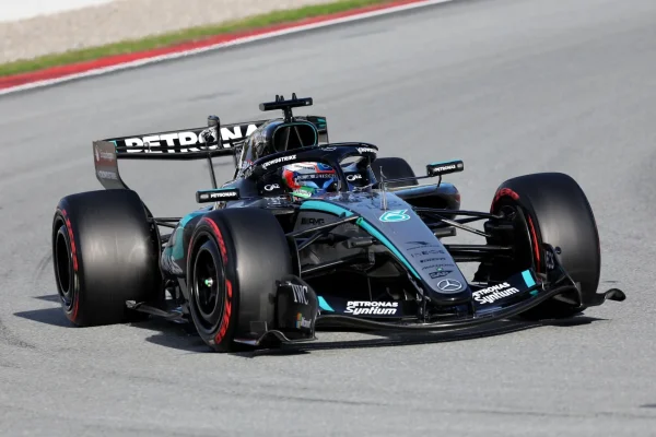 F1: Mercedes and McLaren staff leave Bahrain after tension