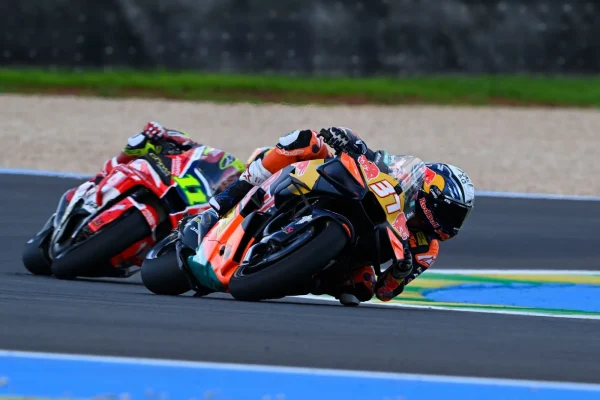 MotoGP: Acosta leads first practice in Austin. Márquez suffers crash