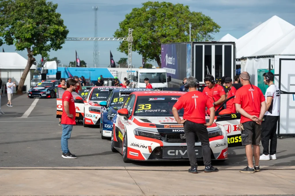 TCR South America: Pernía leads first free practice of the 2026 season