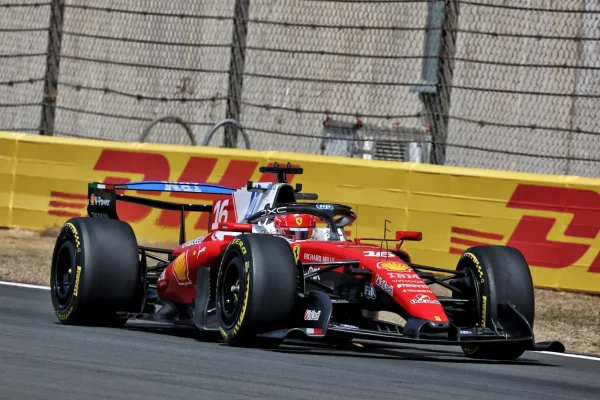 F1: Leclerc aims for victory in China after qualifying behind Hamilton