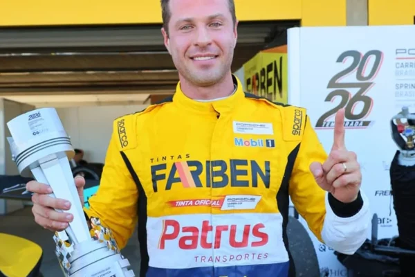 Müller celebrates pole at Velocitta with the championship in mind