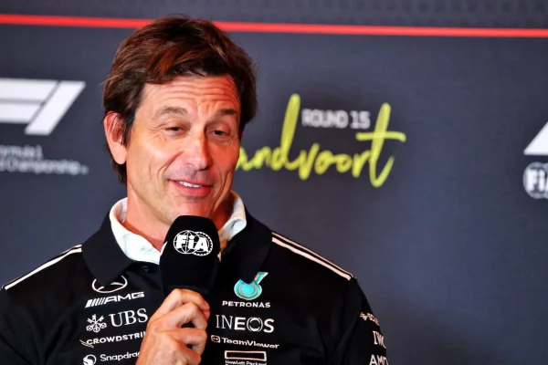 F1: Wolff sees Mercedes "back", but says: "We have a battle with Ferrari"