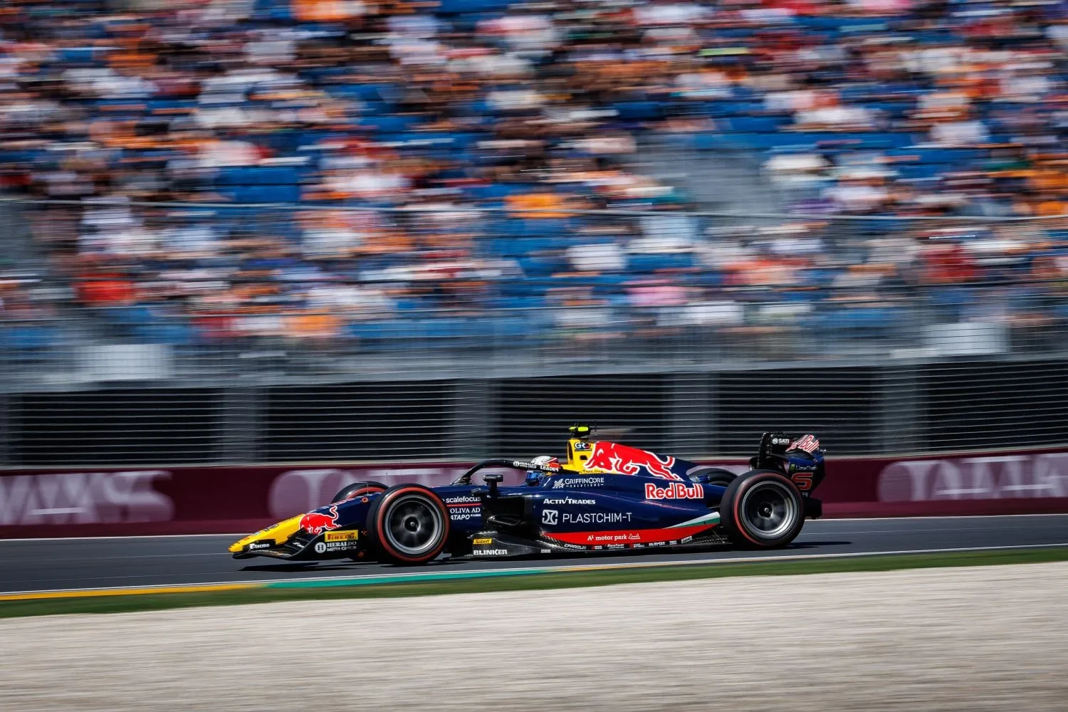 F2: Tsolov wins Feature Race in Australia. Câmara takes podium