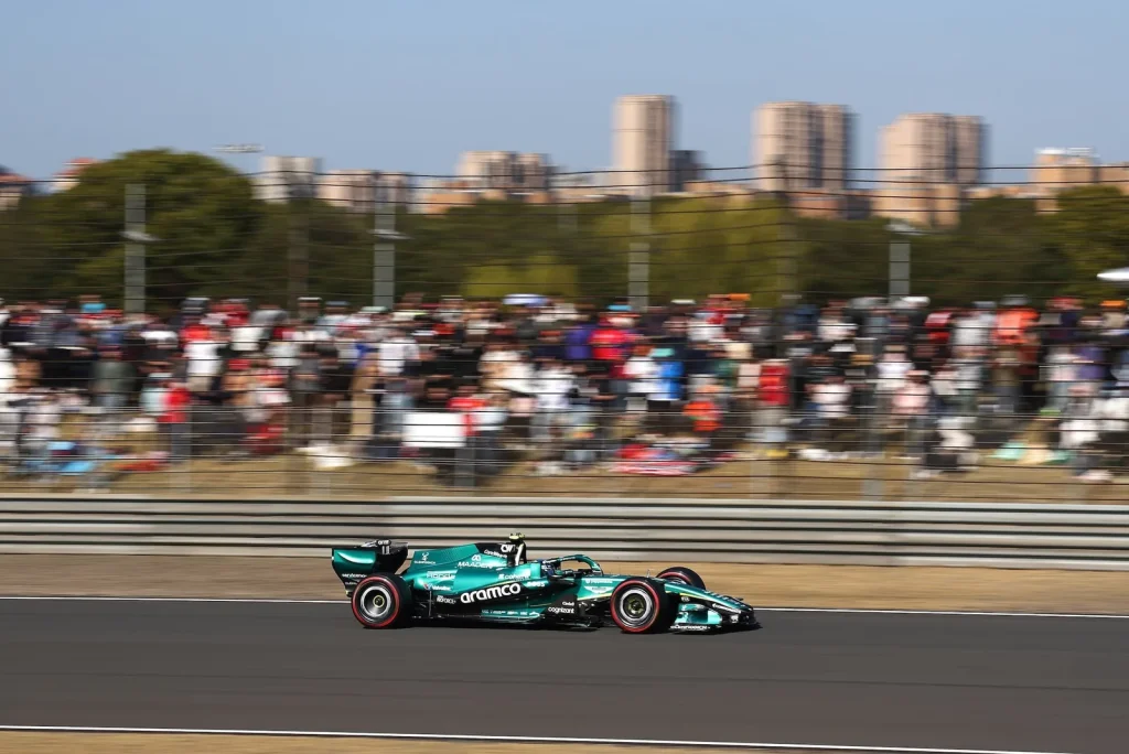 Fernando Alonso (ESP) Aston Martin F1 Team AMR26.