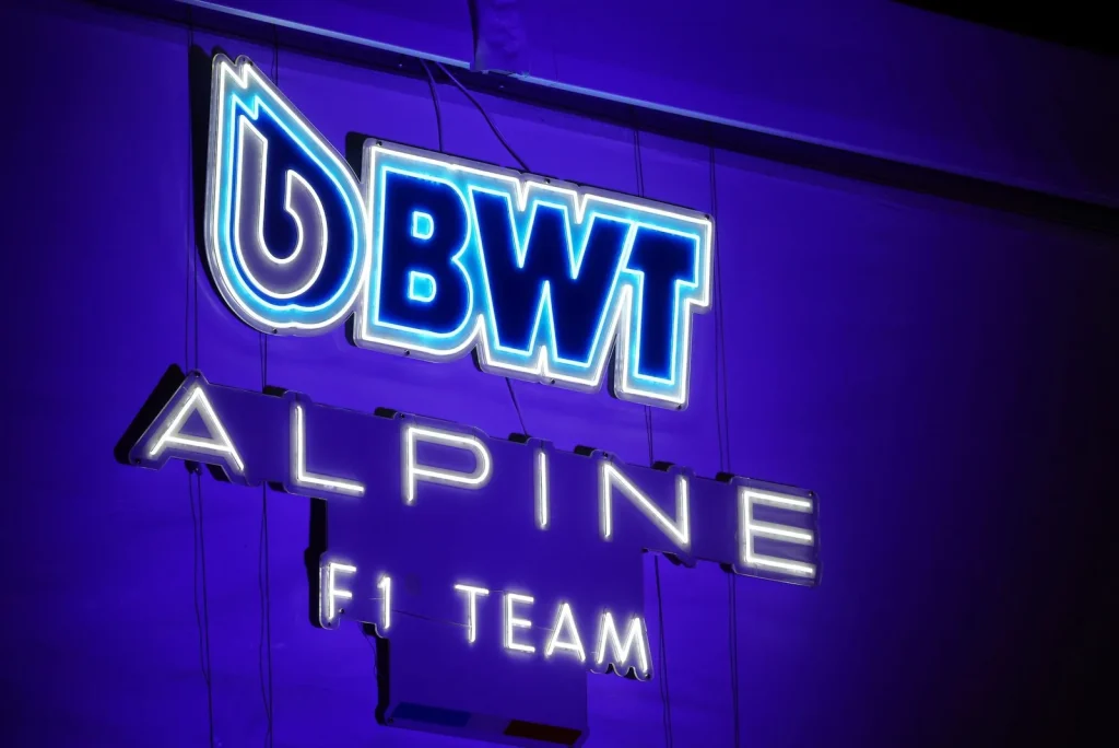 F1: Alpine é multada após incidente no pit lane