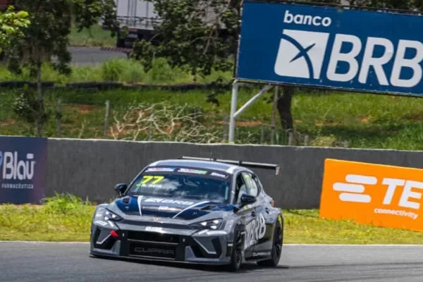 Raphael Reis defends TCR Brasil leadership in Cascavel stage