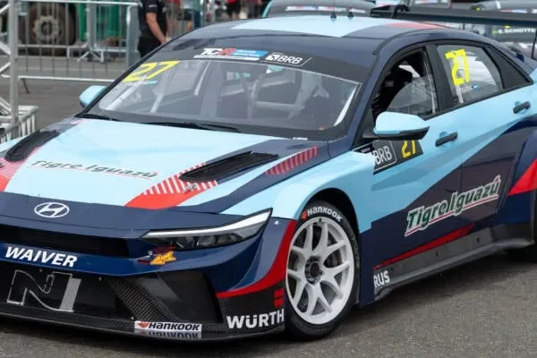 TCR South America: Trappa claims first victory in hectic race in MG