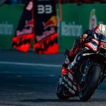 MotoGP: Bezzecchi dominates and wins Thailand GP. Moreira scores points on debut.