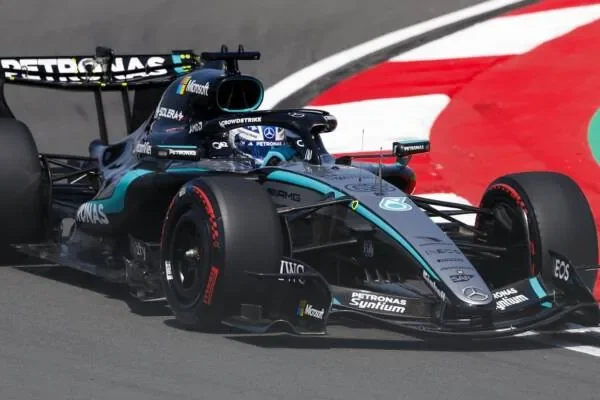 F1: Russell overcomes problems and celebrates P2 on the grid in China