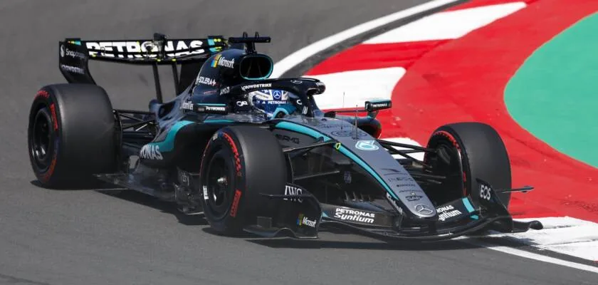F1: Russell overcomes problems and celebrates P2 on the grid in China