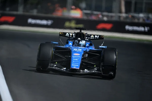 F1: Albon talks about "setbacks" on day 1 of the Australian GP