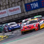 Comparatto fights for victory and finishes third at Interlagos in the Carrera Cup