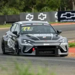 Raphael Reis leads the start of the TCR Brasil season