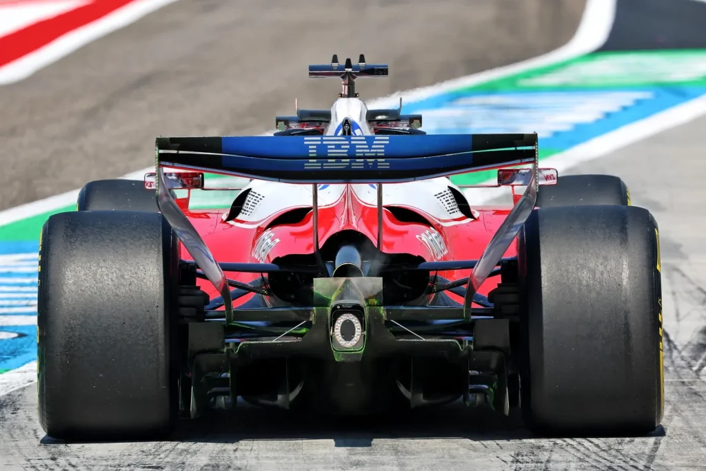 F1: Ferrari's “Macarena” wing shouldn't generate a big advantage, says Hamilton