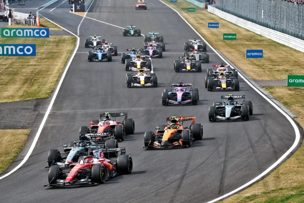 Charles Leclerc (MON) Scuderia Ferrari SF-26 at the start of the race.