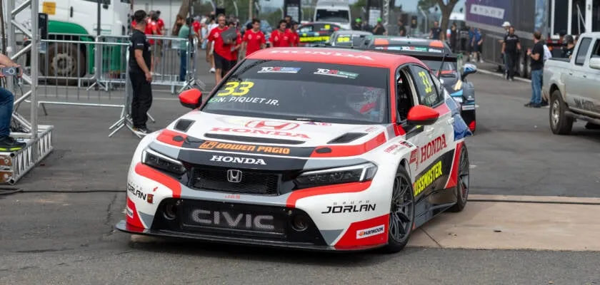 TCR: Piquet Jr. leads TL2 with top-10 within the same second in Curvelo