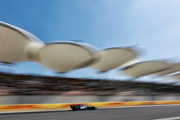 F1: Russell leads only free practice for the Chinese GP