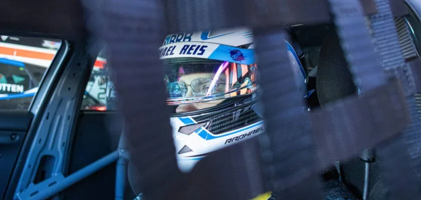 Raphael Reis takes second place in race 2 of the Cascavel round of TCR Brasil