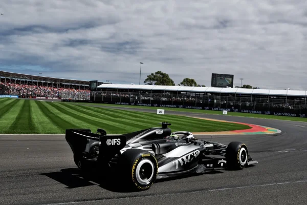 F1: Police investigate thefts during the Australian GP