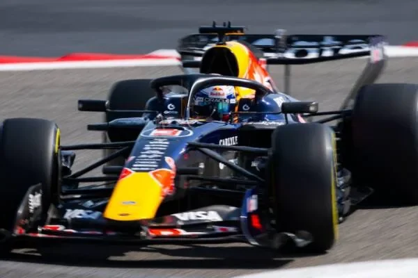 F1: Verstappen mocks the 2026 rules and claims he is training on Mario Kart