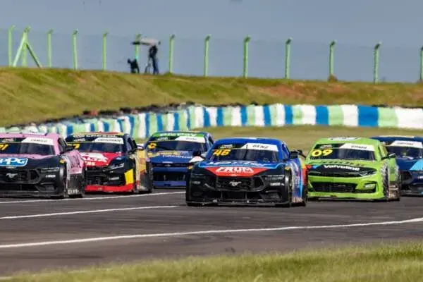 NASCAR Brazil: Camilo takes advantage of confusion, takes the lead and wins in Santa Cruz do Sul
