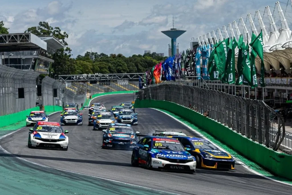 Check out the schedule for the special TCR round in Interlagos