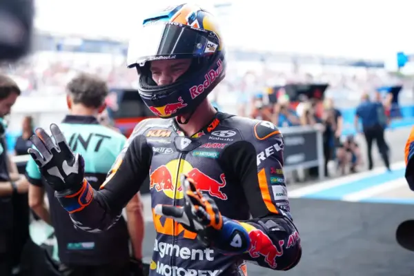 Moto2: Veijer makes history and takes pole in Jerez